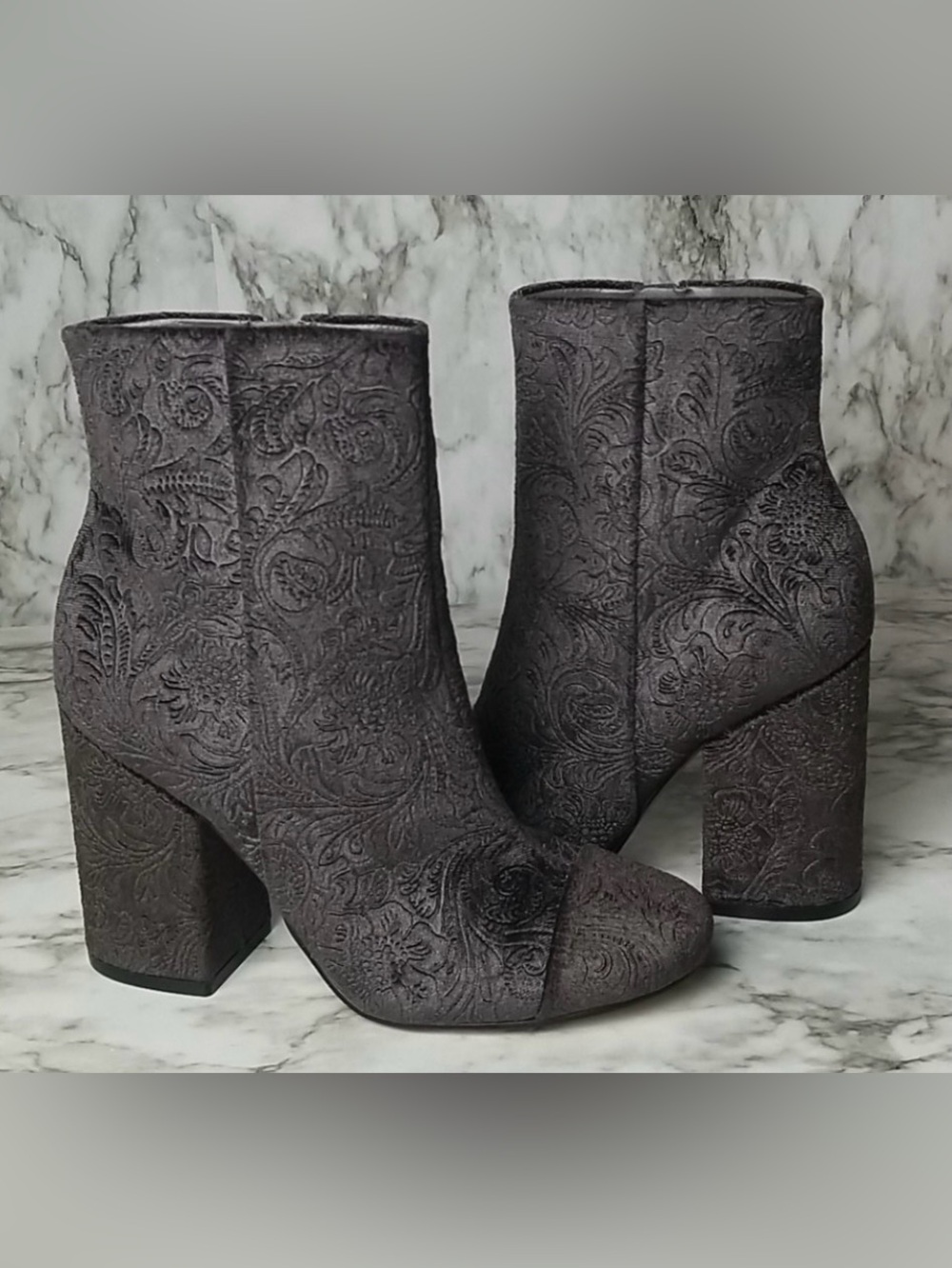 Marc Fisher Gray Embossed Textured ankle boots size 10